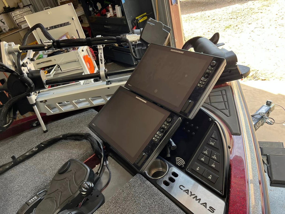 Caymas CX21 Bow Replacement Plate with Gimbal Holes