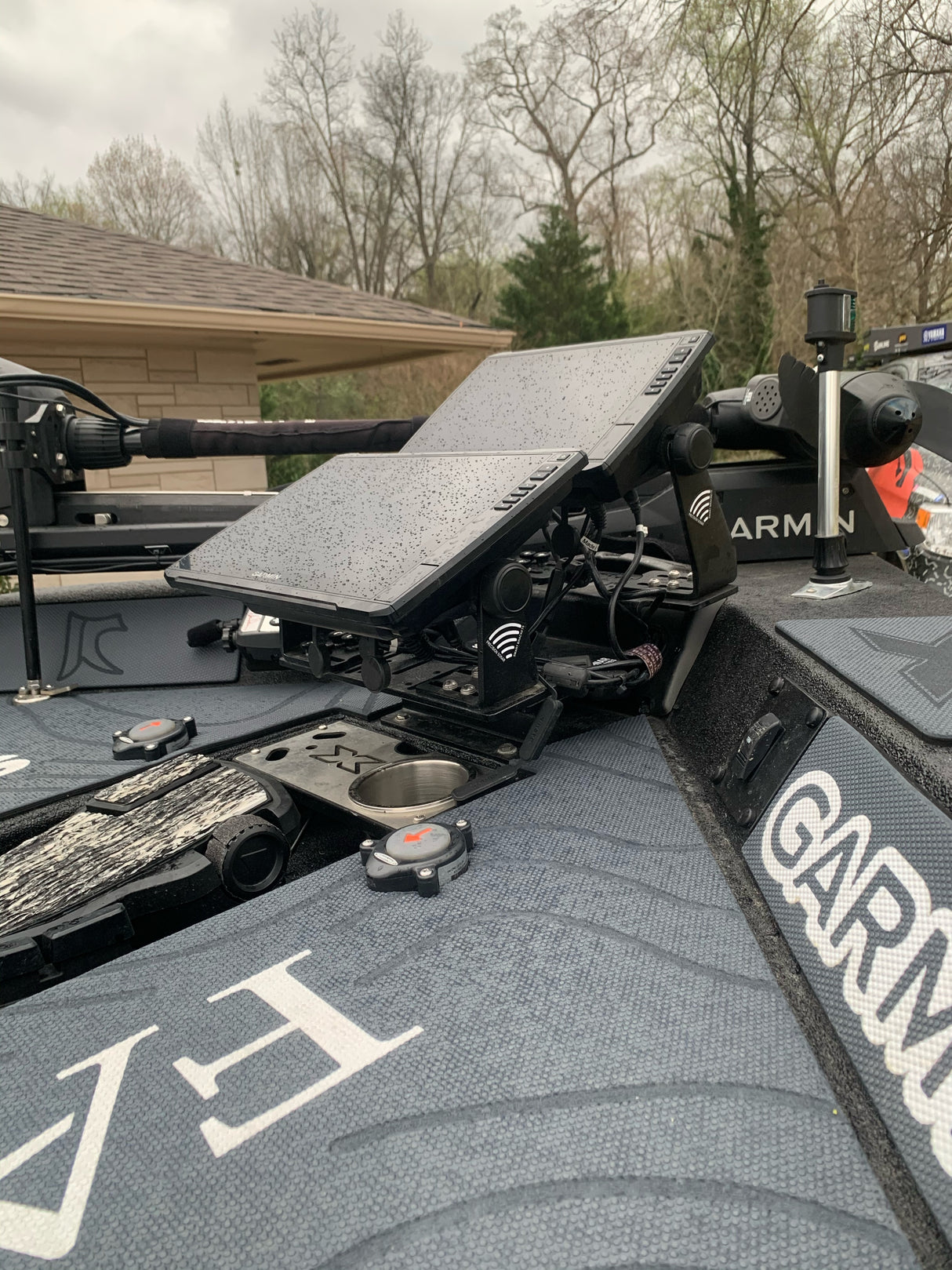 Over and Under Bow Mount Deck Bracket