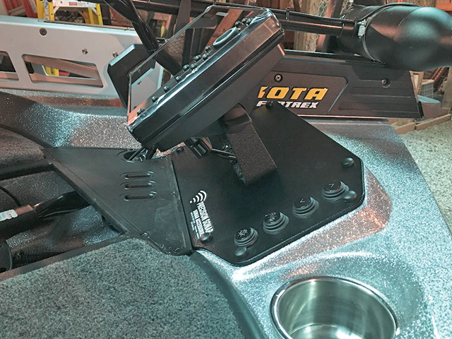 Ranger Z185 Bow Replacement Plate with Gimbal Holes